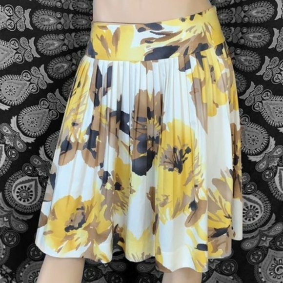 Robin Howe Yellow Floral Print Pleated Skirt Size 10 - Picture 1 of 4